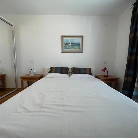Sven Apartment *
